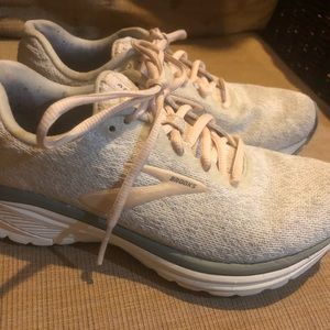 Brooks Grey/Peach Women’s Anthem 2 Sneakers Sz 6
